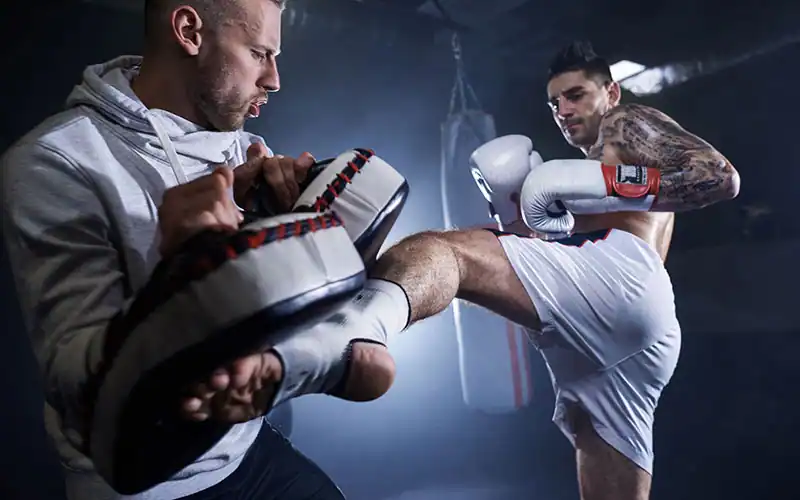 Kick Boxing στο Γαλάτσι - Δύναμη, Ευλυγισία και Έλεγχος μέσα από τη Δράση.